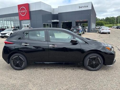 2023 Nissan Leaf SV PLUS