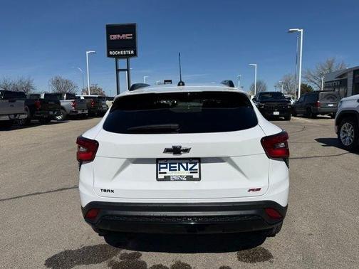 Summit White 2025 Chevrolet Trax 2RS