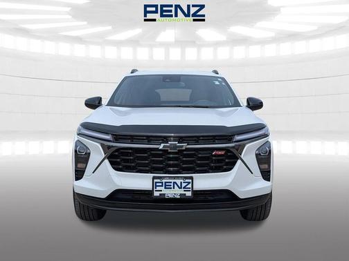 Summit White 2025 Chevrolet Trax 2RS