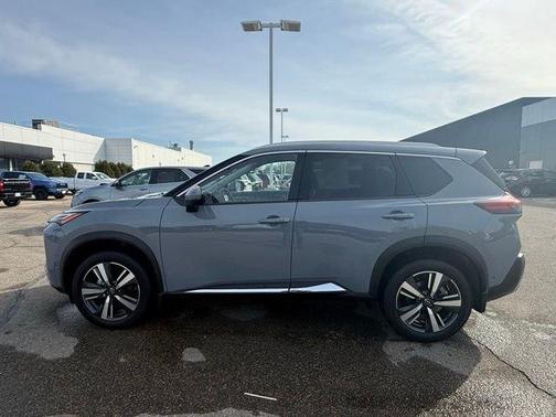 Boulder Gray Pearl 2023 Nissan Rogue Platinum