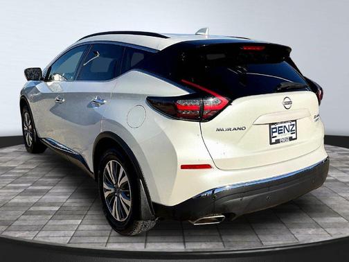 Pearl White Tri-Coat 2023 Nissan Murano SV