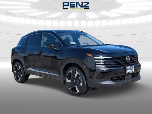 Super Black 2025 Nissan Kicks SR