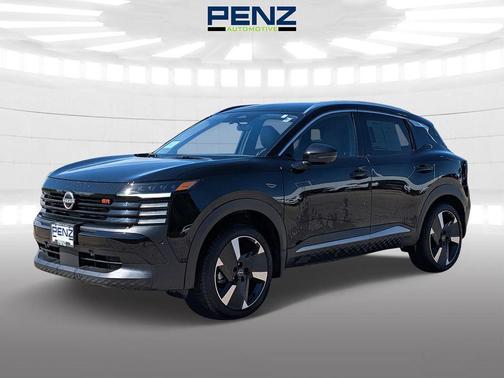 Super Black 2025 Nissan Kicks SR