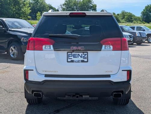 Summit White 2017 GMC Terrain SLT