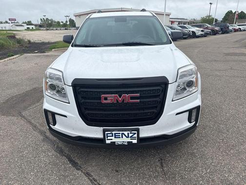 Summit White 2017 GMC Terrain SLT