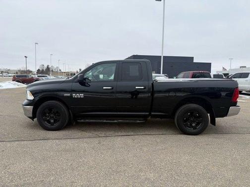 2016 RAM 1500 SLT