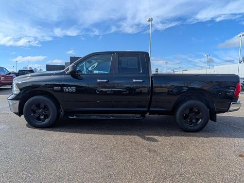 2016 RAM 1500 SLT