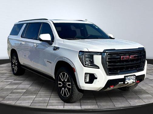 Summit White 2023 GMC Yukon XL AT4