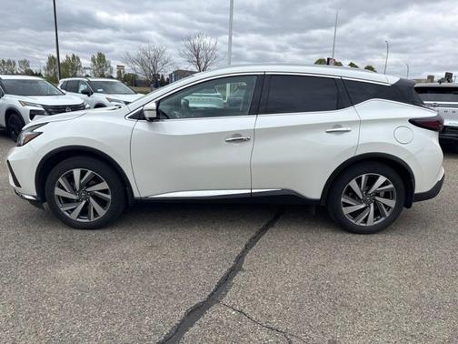 White 2019 Nissan Murano SL