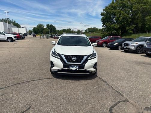 White 2019 Nissan Murano SL