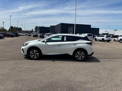 White 2019 Nissan Murano SL
