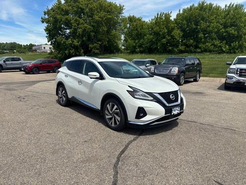 White 2019 Nissan Murano SL