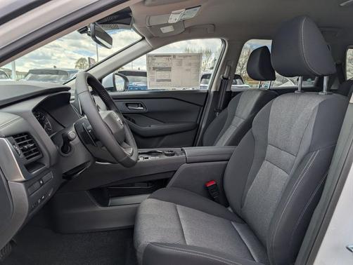 Everest White P 2026 Nissan Rogue SV