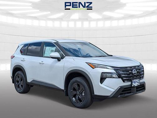 Everest White P 2026 Nissan Rogue SV