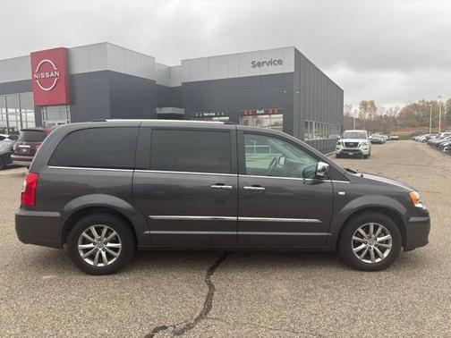 2014 Chrysler Town & Country Touring-L