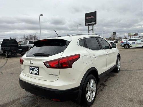 2017 Nissan Rogue Sport SV