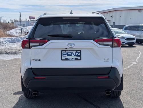 2022 Toyota RAV4 XLE