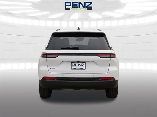 2024 Jeep Grand Cherokee Laredo