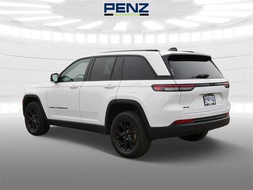 2024 Jeep Grand Cherokee Laredo