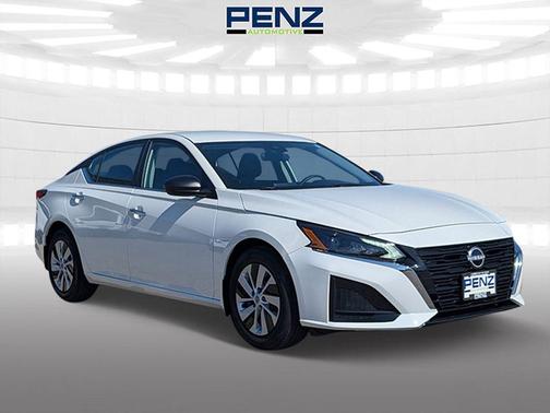 Glacier White 2025 Nissan Altima S