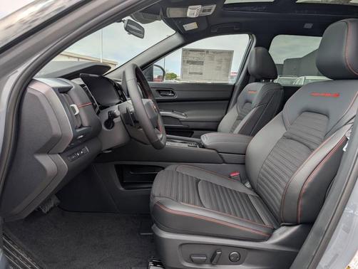 Boulder Gray Metallic 2026 Nissan Pathfinder Rock Creek