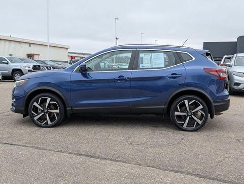 2022 Nissan Rogue Sport SL