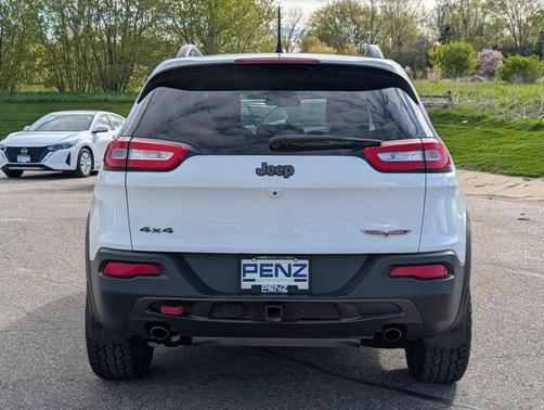 Bright White Clearcoat 2015 Jeep Cherokee Trailhawk