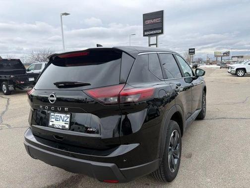 2025 Nissan Rogue SV