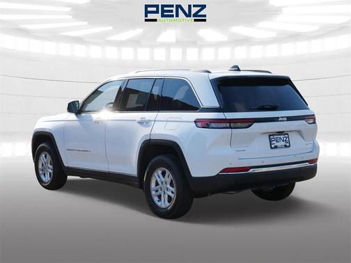 2023 Jeep Grand Cherokee Laredo