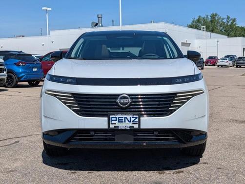 White / Black 2026 Nissan Murano Platinum