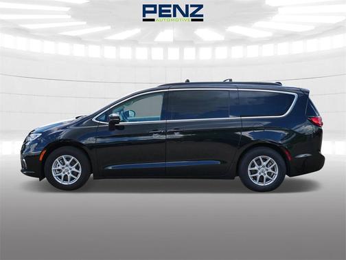 2022 Chrysler Pacifica Touring-L