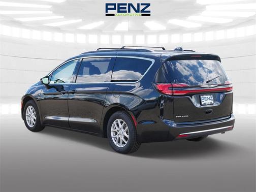 2022 Chrysler Pacifica Touring-L
