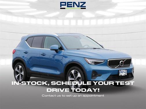 2025 Volvo XC40 B5 Plus Bright Theme