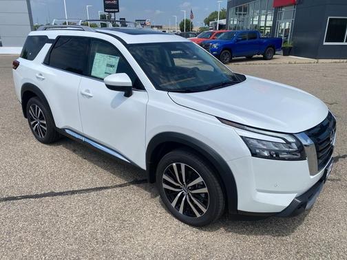 2025 Nissan Pathfinder Platinum