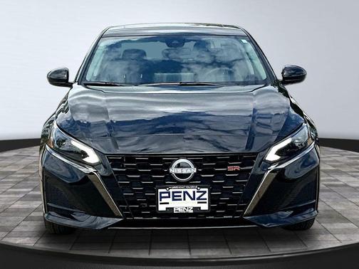 Black 2025 Nissan Altima SR