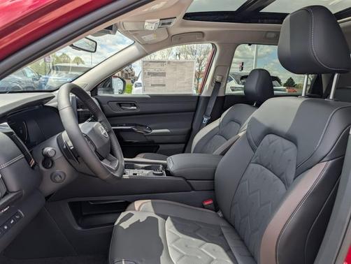 Scarlet Ember 2026 Nissan Pathfinder Platinum