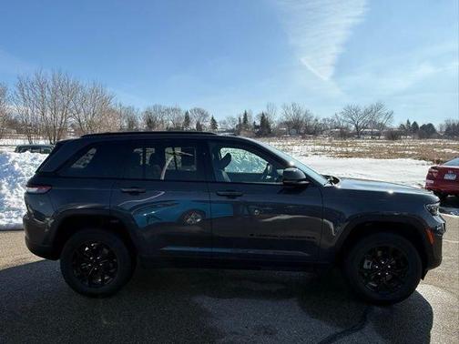 2024 Jeep Grand Cherokee Laredo