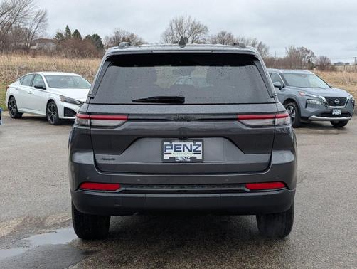 2024 Jeep Grand Cherokee Laredo