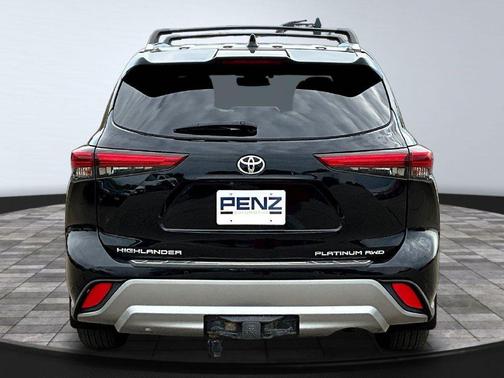 Midnight Black Metallic 2021 Toyota Highlander Platinum