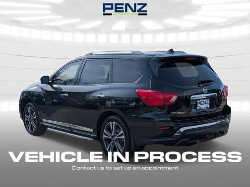 Midnight Pine Metallic 2019 Nissan Pathfinder Platinum