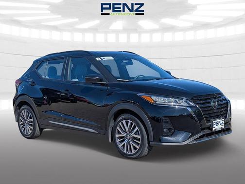 Super Black 2021 Nissan Kicks SR