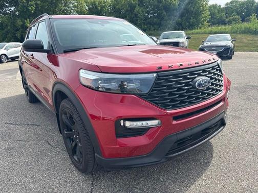 Rapid Red Metallic Tinted Clearcoat 2024 Ford Explorer ST-Line