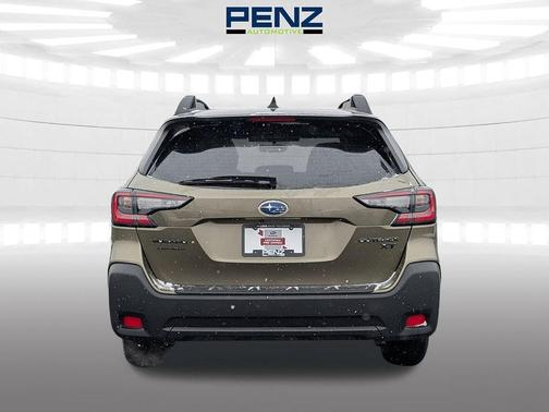 Autumn Green Metallic 2025 Subaru Outback Onyx Edition XT