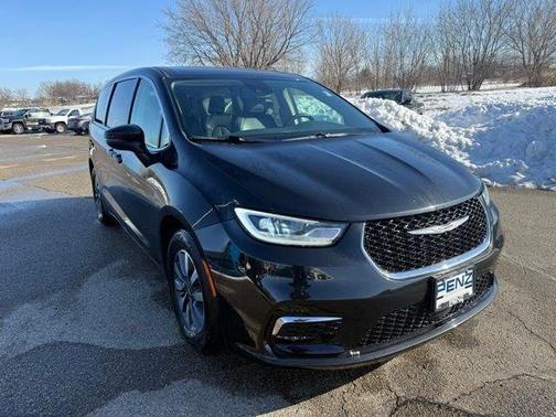 2023 Chrysler Pacifica Hybrid Touring L