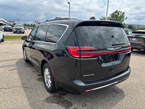 2022 Chrysler Pacifica Touring-L