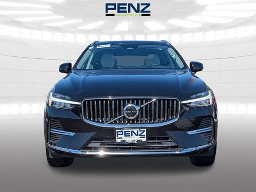 2023 Volvo XC60 Recharge Plug-In Hybrid T8 Plus Bright Theme