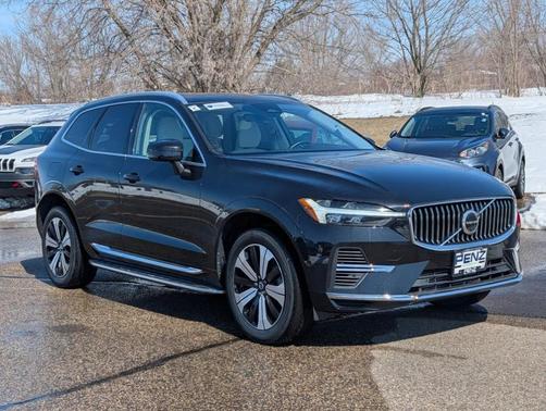 2023 Volvo XC60 Recharge Plug-In Hybrid T8 Plus Bright Theme
