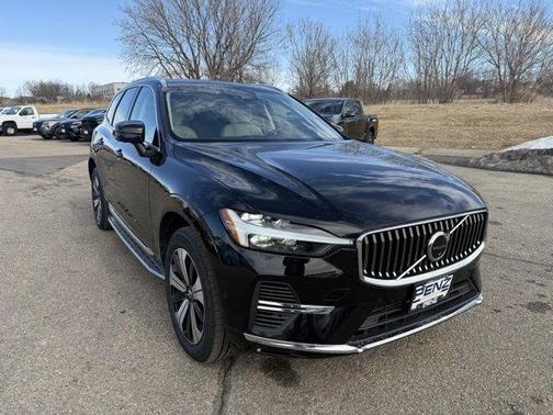 2023 Volvo XC60 Recharge Plug-In Hybrid T8 Plus Bright Theme