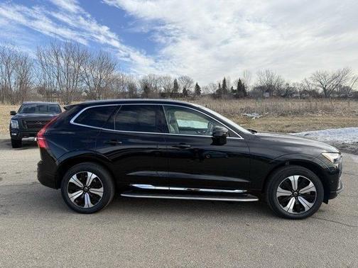 2023 Volvo XC60 Recharge Plug-In Hybrid T8 Plus Bright Theme