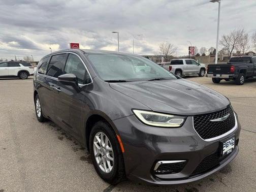 2023 Chrysler Pacifica Touring-L